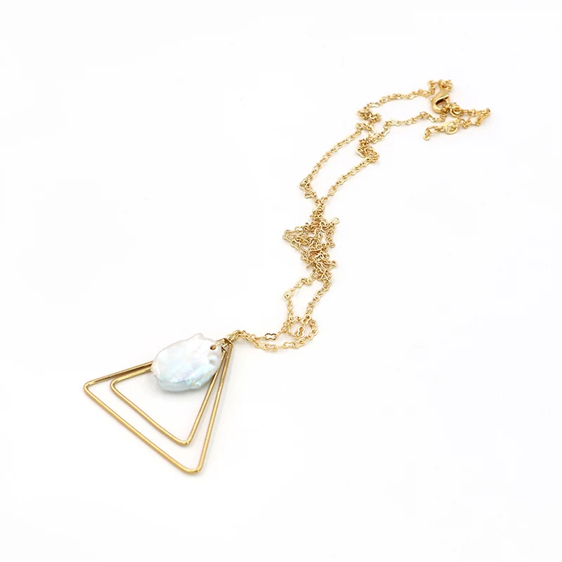 Perles baroques avec collier Triangle Spolt