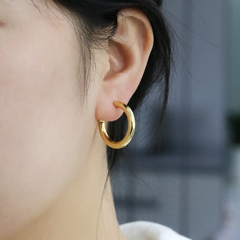 Boucles d'oreilles en fd plaqué or en C
