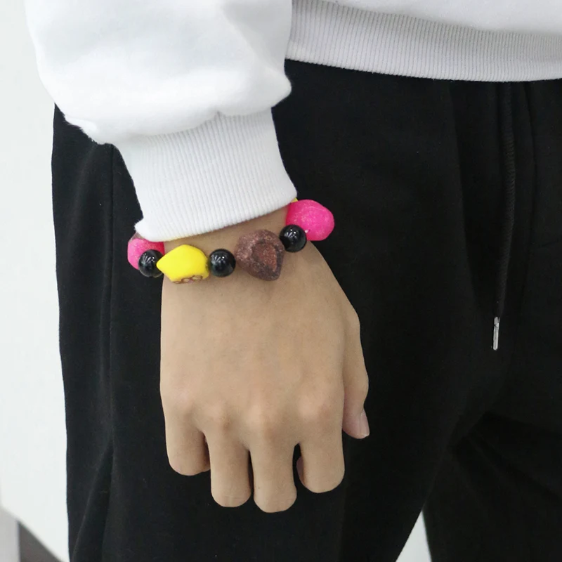 Bracelet perlé en résine colorée en résine