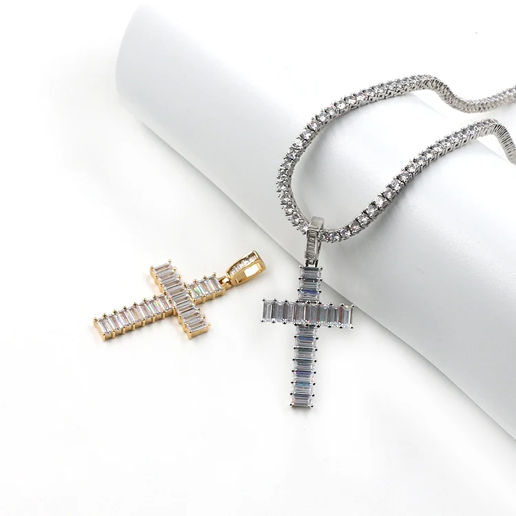 Pendentif en cuivre en zircon