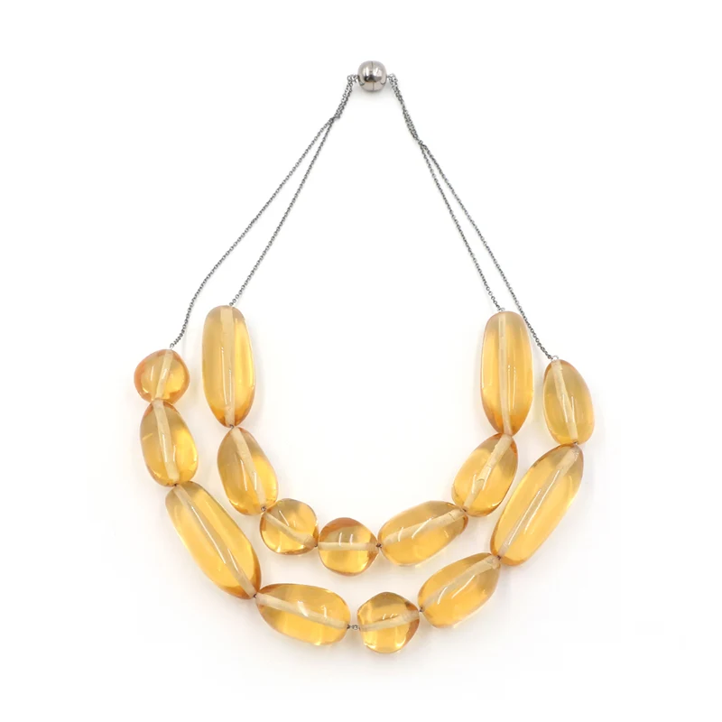 Collier perlé à la résine jaune fait à la main
